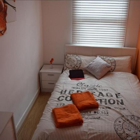03 Bedroom Apartment-Self Check In Лондон Екстер'єр фото