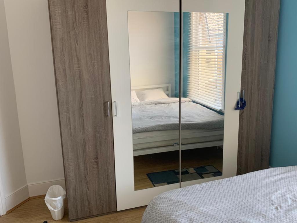 03 Bedroom Apartment-Self Check In Лондон Екстер'єр фото