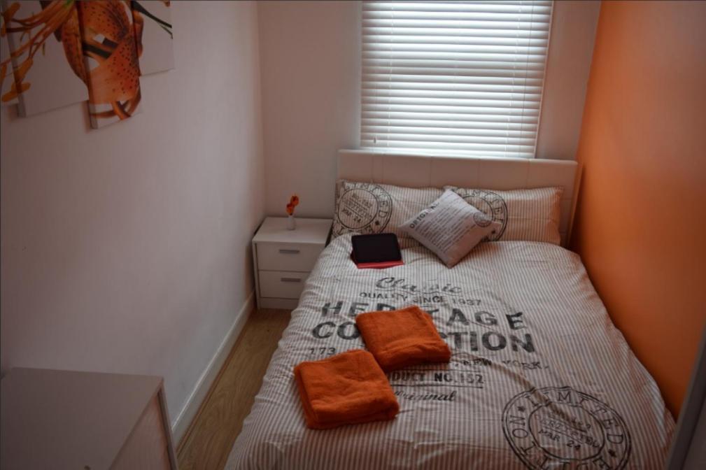 03 Bedroom Apartment-Self Check In Лондон Екстер'єр фото